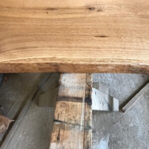 Eiche_Waschtisch_Waschtischplatte_Wildeiche_Eichenholz_Baumkante_Vollholz_unbesaeumt