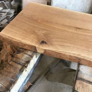 Eiche_Waschtisch_Waschtischplatte_Wildeiche_Eichenholz_Baumkante_Vollholz_unbesaeumt_waschtischkonsole_konsole_Bad
